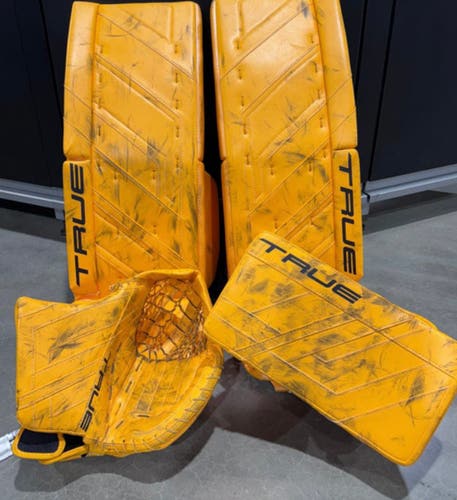 33" True HZRDUS 7x4 Regular Goalie Full Set (Used)