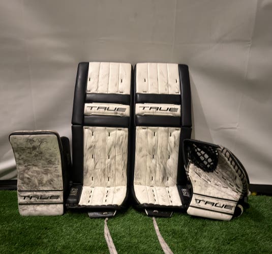 32" 2024 True L87 Regular Goalie Full Set (Used)