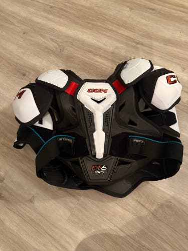 Medium Senior CCM JetSpeed FT6 Pro Shoulder Pads (Used)