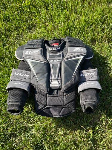 Large CCM EFlex 2.9 Goalie Chest Protector (Used)