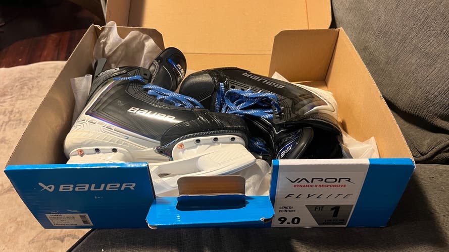 2025 Bauer Vapor Flylite Hockey Skates 9 (Used)
