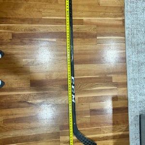 Intermediate CCM Ribcor Trigger 3D PMT Right Handed Hockey Stick P28 65 Flex (Used)