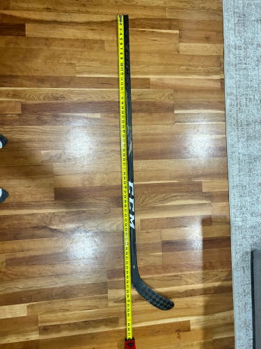 Intermediate CCM Ribcor Trigger 3D PMT Right Handed Hockey Stick P28 65 Flex (Used)