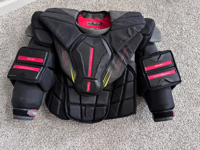 Small Bauer Vapor Hyperlite 2 Goalie Chest Protector (Used)