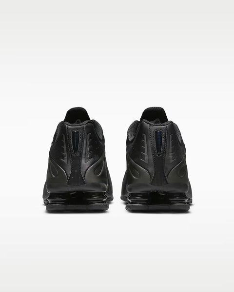Nike Shox R4 HQ1988-001 Sneaker Men display picture 2