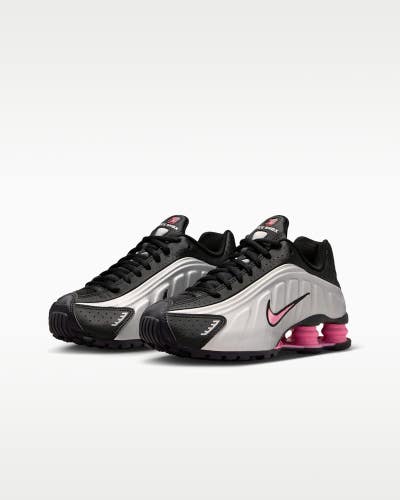 Nike Shox R4 CW2626-006 Sneakers Kids 6.5 Black Silver Lifestyle Shoes MEW1328