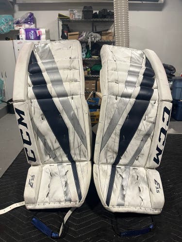 33" CCM Extreme Flex E3.5 Goalie Leg Pads (Used)