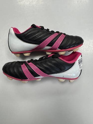 Used Umbro Soccer Cleats Black Youth 12.0 11860-c000310055