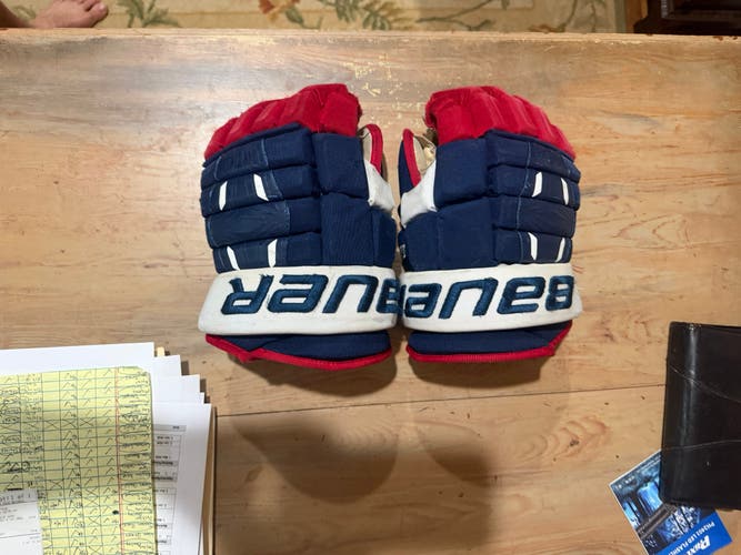 Bauer pro series 4 roll gloves