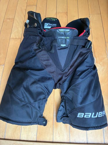 Intermediate Medium Bauer Vapor Hyperlite Hockey Pants (Used)