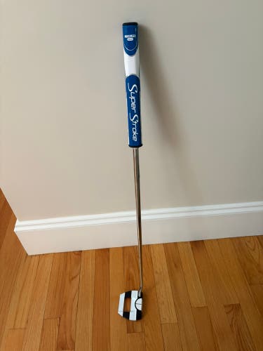 Unisex Odyssey Mallet Right Handed Putter Steel Shaft 34" (New)