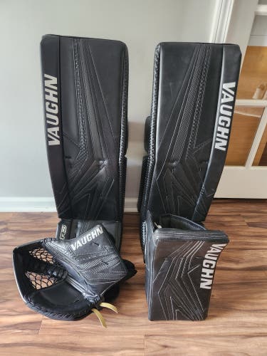 34" Vaughn SLR4 Pro Carbon Full Right Goalie Full Set
