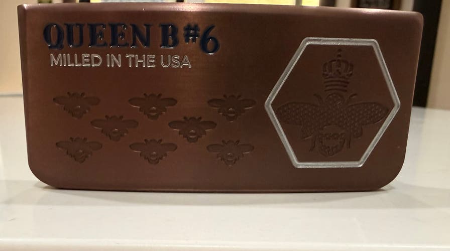 Unisex 2025 Bettinardi Queen B 6 Blade Right Handed Putter 33" (Used)