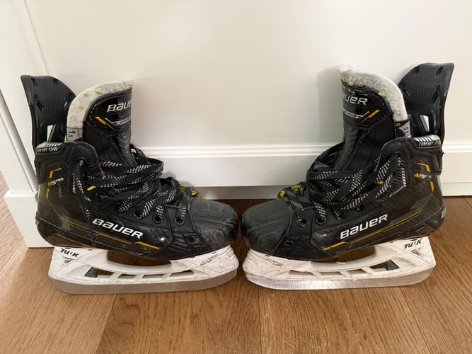 2022 Bauer Supreme M5 Pro Hockey Skates Regular Width Size 1.5 (Used)
