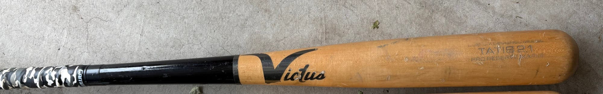 2025 Victus Tatis Maple BBCOR Certified Bat (-3) 30 oz 33" (Used)