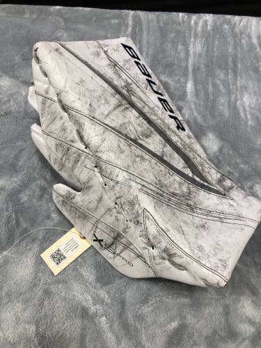White Senior Bauer Vapor X5 Pro Goalie Gloves & Blockers Regular (Used)