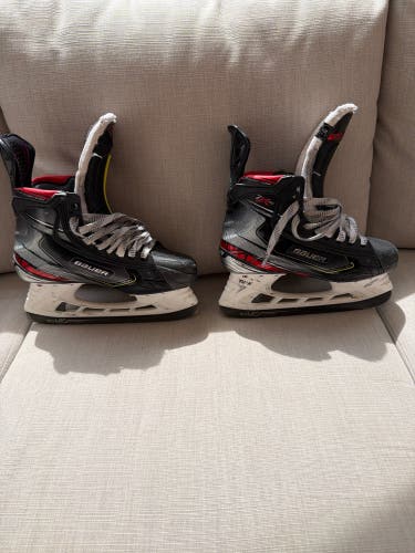 2019 Bauer Vapor 2X Pro Hockey Skates Size 5.5 (Used)