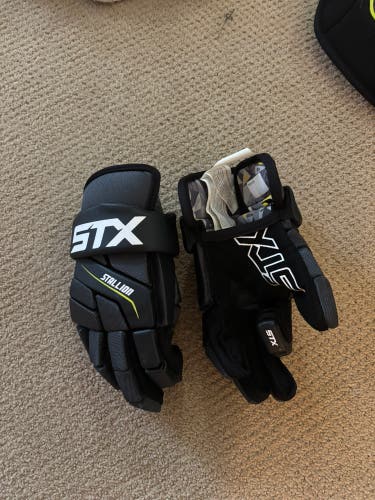 STX Stallion 200 Lacrosse Gloves (Used)