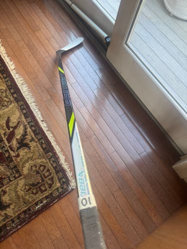 Intermediate Bauer Nexus Tracer Right Handed Hockey Stick P92 65 Flex (Used)