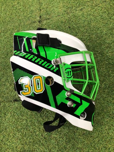 White Youth Warrior R/F1 Goalie Mask (Used)