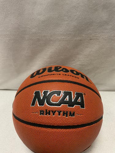 Used Wilson Basketball Womens Indoor 27 1 2" 11490-s000269052