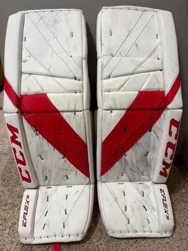 32" 2025 CCM Extreme Flex 5 Goalie Leg Pads Pro Stock (Used)