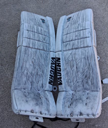 32+2" Vaughn Velocity VE8 Pro SR Goalie Leg Pads (Used)