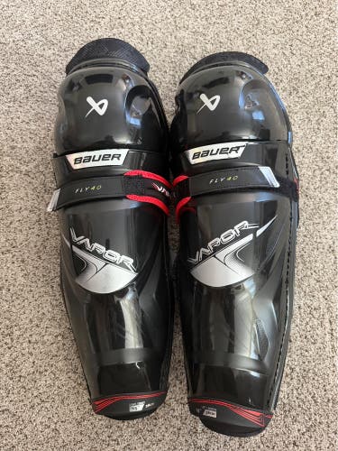 Senior Bauer Vapor Fly40 15" Shin Pads (Used)