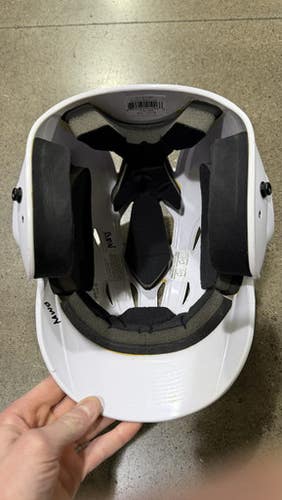 Used Mizuno 7 3 8 -- 7 7 8 Batting Helmet No Mask White L Xl 11605-s000180153