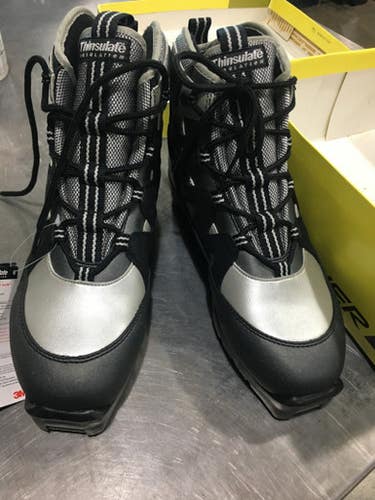 Used Fischer M 08 W 08.5-09 Men's Cross Country Ski Boots 11605-c000156864