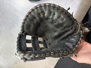 Used Wilson A2000 Bb Sb First Base Rh Throw Black 13" 11605-s000193853