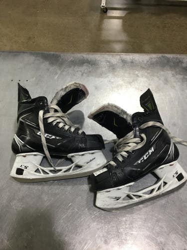 Used Ccm Ribcore 76k Junior 02.5 Ice Hockey Skates 11605-s000153427