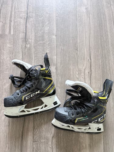 2020 CCM Super Tacks AS3 Pro Hockey Skates Size 3 (Used)