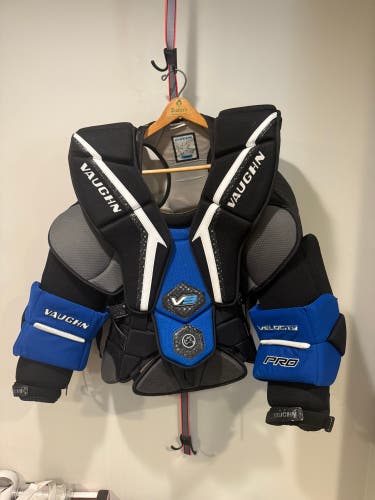 Vaughn Velocity V9 Pro Carbon Goalie Chest Protector (Used)