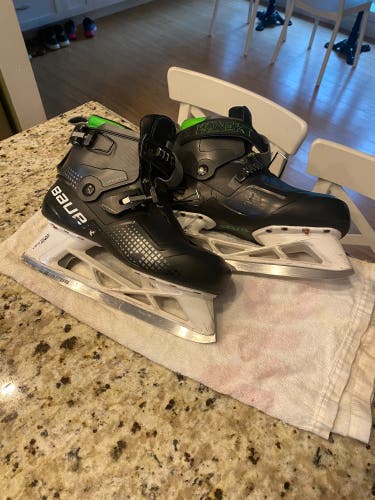 Bauer Konekt Hockey Goalie Skates Regular Width 9 (Used)