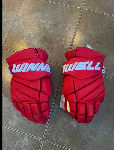 Winnwell Amp Pro Gloves 14" (New) Red