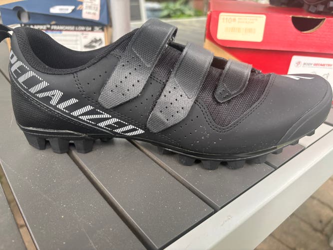 Specialized Recon 1.0 MTB shoes (NEW)