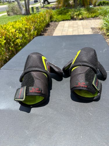 Junior Small Bauer Vapor X2.9 Elbow Pads (Used)