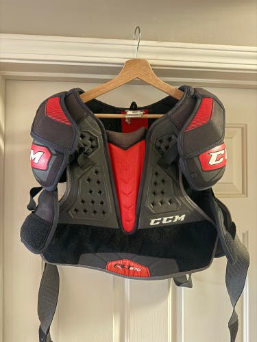 Men's XL Senior CCM QuickLite Shoulder Pads (Used)