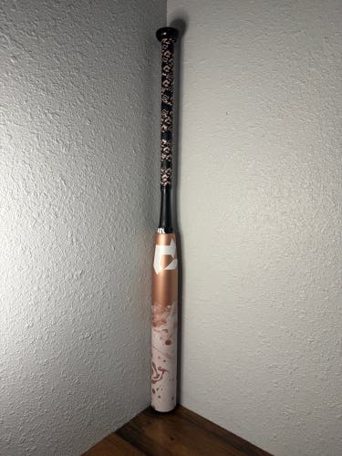2025 DeMarini Whisper 32/22 (-10) Fastpitch Softball Bat