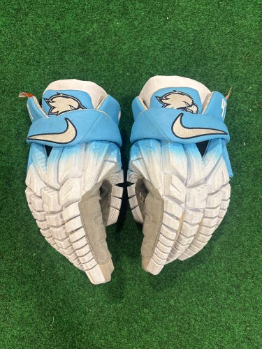 Roger Williams White Nike Vapor Premier Lacrosse Gloves (Used) Large