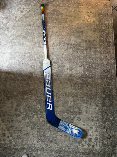Senior Bauer Vapor Hyperlite Regular Goalie Stick Pro Stock (Used)