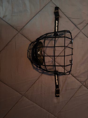 Medium Bauer True Vision Full Cage (Used)