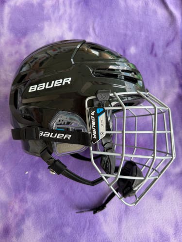 Black Medium Bauer Re-Akt 70 Helmet (New)