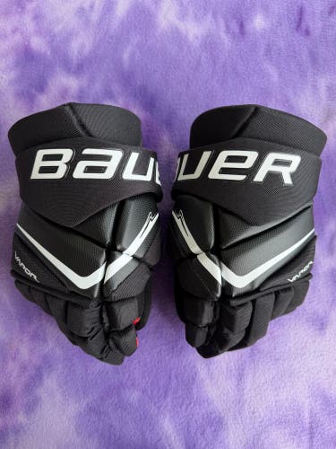 Black Junior Bauer Vapor Fly 40 Gloves 12" (New)