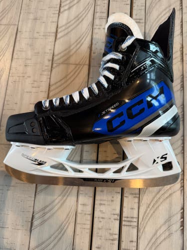 Brand New CCM JetSpeed Xtra Hockey Skates Wide Width Size 10.5 (New)