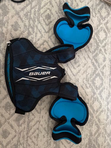 Small Youth Bauer X Shoulder Pads (Used)