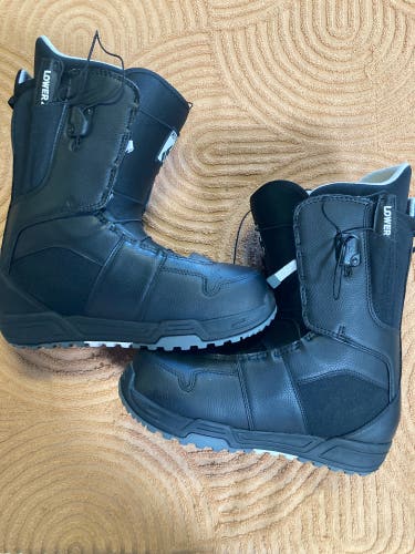 Men's Size M 11.5 (W 12.5) Burton Moto Snowboard Boots (New)