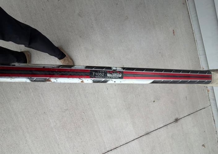 Junior Bauer Supreme R. Borque Pro Model 107 flex One.7 Left Hand Hockey Stick Pro Stock (Used)