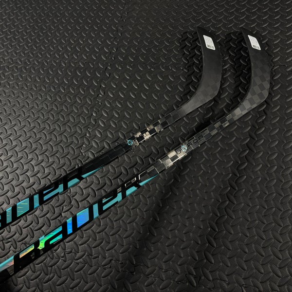 2 Pack Bundle - SR Bauer Pulse Right Handed Hockey Stick P28 77 Flex (New) - Teal